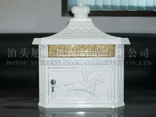 Arm - mounted cast aluminum telegraph box